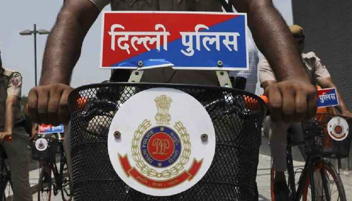 गैंगस्टर से हुई मुठभेड़ में शामिल दिल्ली पुलिस के अधिकारियों को पुलिस पदक गैंगस्टर से हुई मुठभेड़ में शामिल दिल्ली पुलिस के अधिकारियों को पुलिस पदक