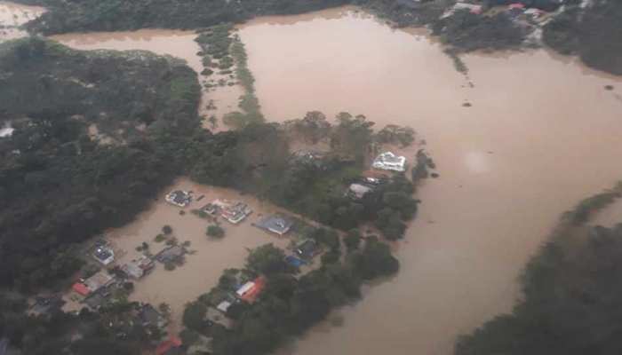 केरल में बारिश से हाल बेहाल, पलक्कड़ में भूस्खलन से पांच लोगों की मौत केरल में बारिश से हाल बेहाल, पलक्कड़ में भूस्खलन से पांच लोगों की मौत