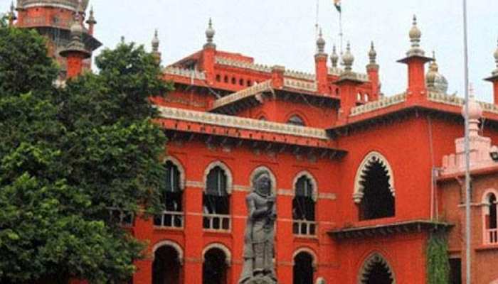 तमिलनाडु: राज्यपाल के ‘At Home’ कार्यक्रम से HC के अधिकतर न्यायाधीश रहे अनुपस्थित तमिलनाडु: राज्यपाल के ‘At Home’ कार्यक्रम से HC के अधिकतर न्यायाधीश रहे अनुपस्थित
