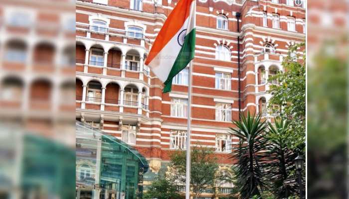 टीम इंडिया ने इंग्लैंड में मनाया स्वतंत्रता दिवस, कोहली ने संदेश में यूं दी बधाई टीम इंडिया ने इंग्लैंड में मनाया स्वतंत्रता दिवस, कोहली ने संदेश में यूं दी बधाई