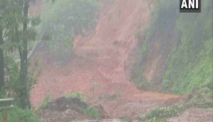 Kerala : Kodagu-Mangalore highway blocked in Makanur area to multiple landslides and heavy rainfall Kerala : Kodagu-Mangalore highway blocked in Makanur area to multiple landslides and heavy rainfall