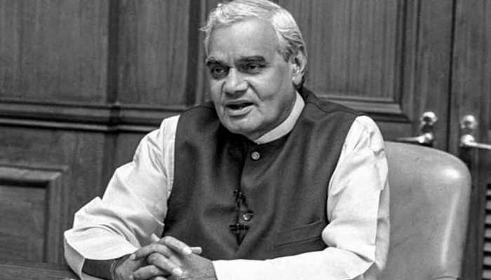 वाजपेयी को खोकर ग़मगीन है नवाबों का शहर लखनऊ वाजपेयी को खोकर ग़मगीन है नवाबों का शहर लखनऊ