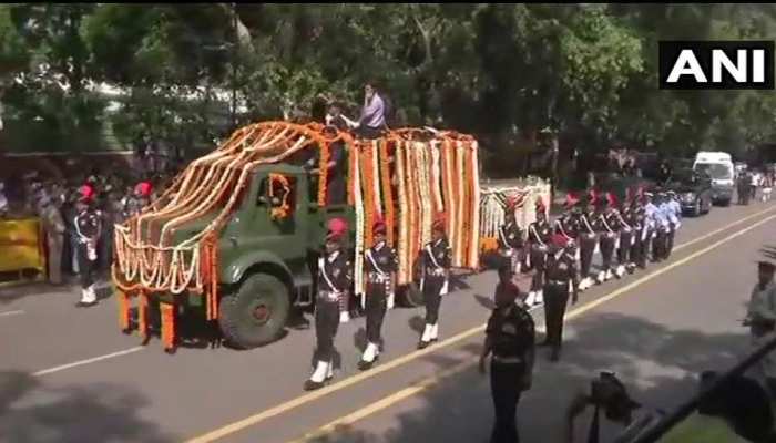 दिल्ली: स्मृति स्थल में होगा वाजपेयी जी का अंतिम संस्कार, सुरक्षा की कड़ी व्यवस्था दिल्ली: स्मृति स्थल में होगा वाजपेयी जी का अंतिम संस्कार, सुरक्षा की कड़ी व्यवस्था