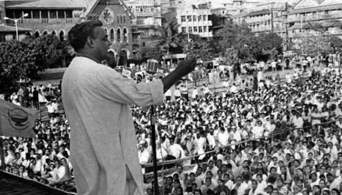 जब अटल जी पूरा नहीं कर पाए थे अपना भाषण, प्रण लिया - अब देखकर नहीं बोलूंगा जब अटल जी पूरा नहीं कर पाए थे अपना भाषण, प्रण लिया - अब देखकर नहीं बोलूंगा