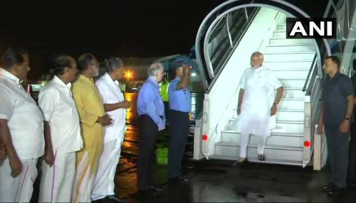 केरल में बारिश और बाढ़ से तबाही, हालात का जायजा लेने पहुंचे पीएम नरेंद्र मोदी केरल में बारिश और बाढ़ से तबाही, हालात का जायजा लेने पहुंचे पीएम नरेंद्र मोदी