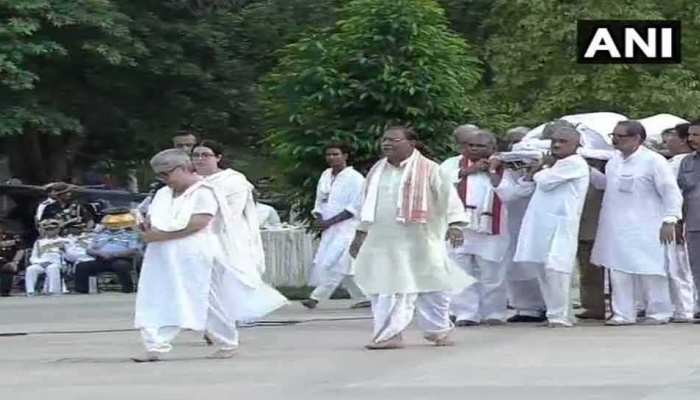कल हरिद्वार में अटल जी की अस्थियां की जाएंगी विसर्जित, BJP का शीर्ष नेतृत्व भी रहेगा मौजूद कल हरिद्वार में अटल जी की अस्थियां की जाएंगी विसर्जित, BJP का शीर्ष नेतृत्व भी रहेगा मौजूद