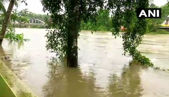 केरल के बाद इन राज्यों में भारी बारिश का अलर्ट, मौसम विभाग ने जारी की चेतावनी केरल के बाद इन राज्यों में भारी बारिश का अलर्ट, मौसम विभाग ने जारी की चेतावनी