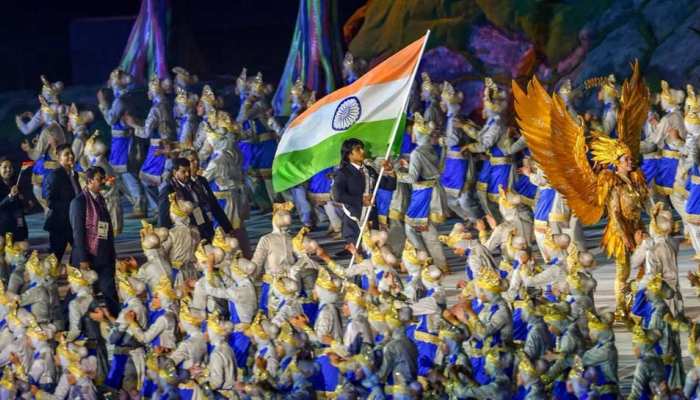 Asian Games 2018: एशियाई खेलों का भव्य आगाज, नीरज चोपड़ा ने की भारतीय टीम की अगुवाई Asian Games 2018: एशियाई खेलों का भव्य आगाज, नीरज चोपड़ा ने की भारतीय टीम की अगुवाई