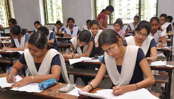 स्टूडेंट्स के लिए जरूरी खबर : परीक्षा हॉल में देर से पहुंचे तो नहीं मिलेगी एंट्री, CBSE ने बदला नियम स्टूडेंट्स के लिए जरूरी खबर : परीक्षा हॉल में देर से पहुंचे तो नहीं मिलेगी एंट्री, CBSE ने बदला नियम