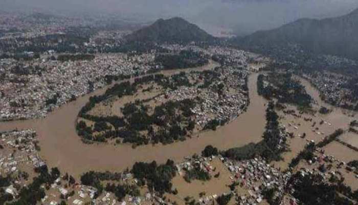 केरल में NDRF ने 15,000 लोगों को सुरक्षित निकाला, अभियान किया तेज केरल में NDRF ने 15,000 लोगों को सुरक्षित निकाला, अभियान किया तेज