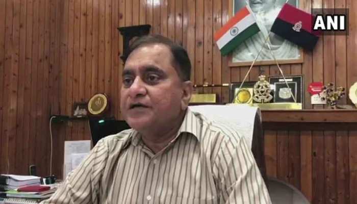 यूपी DGP की पुलिसकर्मियों से अपील, एक दिन की सैलरी केरल बाढ़ पीड़ितों को दें यूपी DGP की पुलिसकर्मियों से अपील, एक दिन की सैलरी केरल बाढ़ पीड़ितों को दें