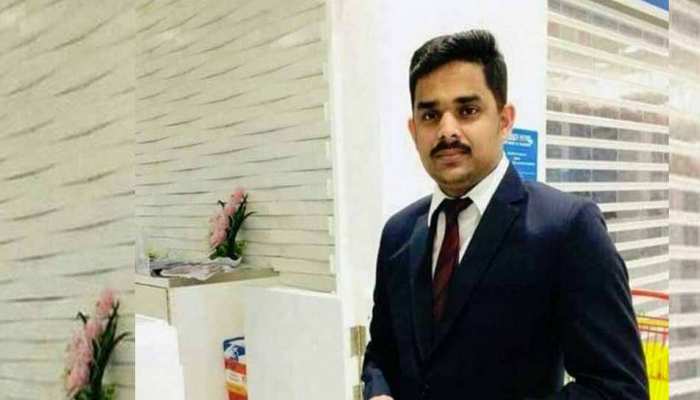 केरल की बाढ़ का फेसबुक पर उड़ाया मजाक, तो कंपनी ने नौकरी से निकाला केरल की बाढ़ का फेसबुक पर उड़ाया मजाक, तो कंपनी ने नौकरी से निकाला