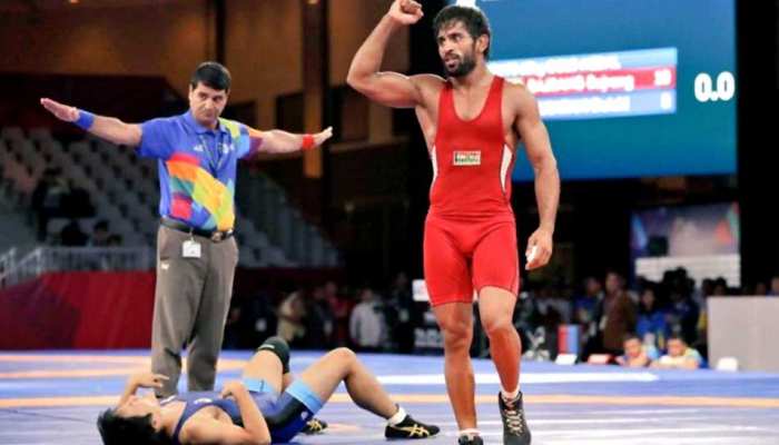 Asian Games 2018: गोल्डन ब्वॉय बजरंग पूनिया ने अब ट्विटर पर भी मारी बाजी Asian Games 2018: गोल्डन ब्वॉय बजरंग पूनिया ने अब ट्विटर पर भी मारी बाजी