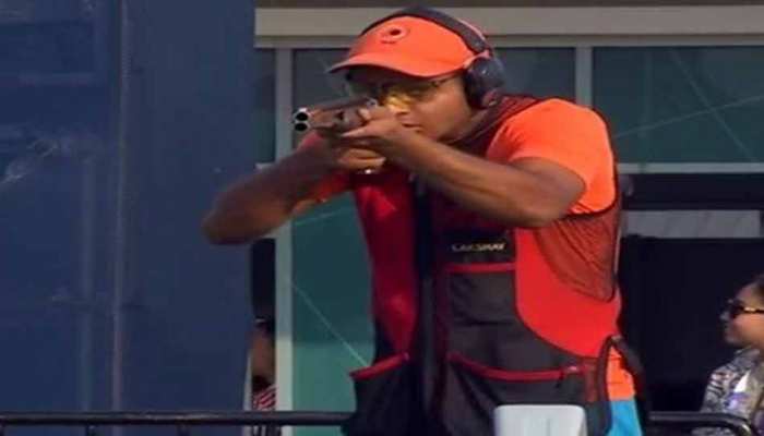 Asian Games 2018: 19 साल के ट्रैप शूटर लक्ष्य को सिल्वर, मानवजीत चौथे स्थान पर रह गए Asian Games 2018: 19 साल के ट्रैप शूटर लक्ष्य को सिल्वर, मानवजीत चौथे स्थान पर रह गए