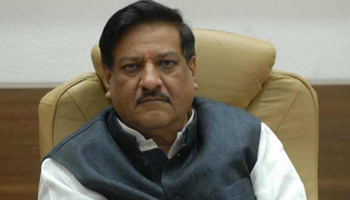 मुंबई: पृथ्वीराज चव्हाण ने कहा- दाभोलकर के असली हत्यारों को बचाया जा रहा है मुंबई: पृथ्वीराज चव्हाण ने कहा- दाभोलकर के असली हत्यारों को बचाया जा रहा है