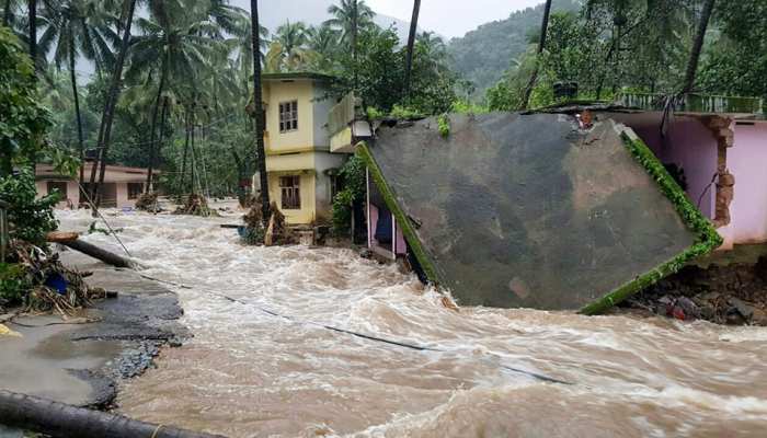 मालदीव ने भारत को भरोसेमंद दोस्त बताया, केरल बाढ़ पीड़ितों को दी मदद मालदीव ने भारत को भरोसेमंद दोस्त बताया, केरल बाढ़ पीड़ितों को दी मदद