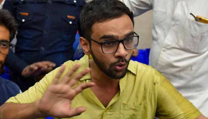 उमर खालिद फायरिंग मामला: आरोपी युवकों को कोर्ट ने दो दिन की पुलिस कस्टडी में भेजा उमर खालिद फायरिंग मामला: आरोपी युवकों को कोर्ट ने दो दिन की पुलिस कस्टडी में भेजा
