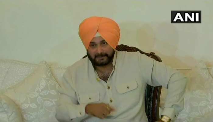 'खुद सुषमा स्वराज ने मुझे फोन कर कहा कि आप PAK जा सकते हैं': नवजोत सिंह सिद्धू-5 बातें 'खुद सुषमा स्वराज ने मुझे फोन कर कहा कि आप PAK जा सकते हैं': नवजोत सिंह सिद्धू-5 बातें