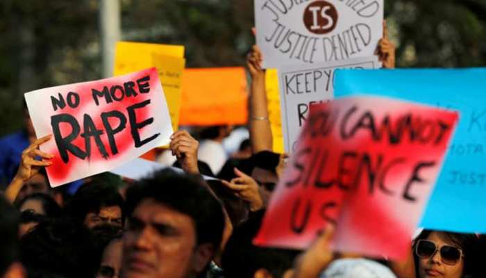 मध्य प्रदेश: मंदसौर गैंगरेप मामले में दो आरोपी दोषी करार, अदालत ने सुनाई फांसी की सजा मध्य प्रदेश: मंदसौर गैंगरेप मामले में दो आरोपी दोषी करार, अदालत ने सुनाई फांसी की सजा