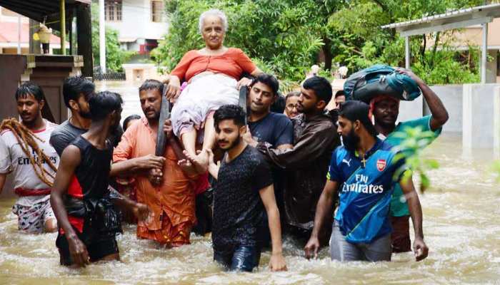 केरल में बाढ़: इस राज्य के भाजपा सांसद और विधायक एक माह की सैलरी करेंगे दान केरल में बाढ़: इस राज्य के भाजपा सांसद और विधायक एक माह की सैलरी करेंगे दान