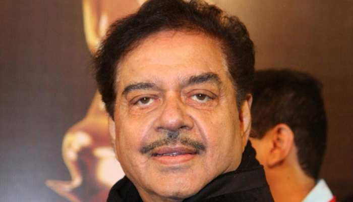 सिद्धू के समर्थन में शत्रुघ्न, बोले 'पीएम मोदी ने भी लगाया था नवाज शरीफ को गले' सिद्धू के समर्थन में शत्रुघ्न, बोले 'पीएम मोदी ने भी लगाया था नवाज शरीफ को गले'