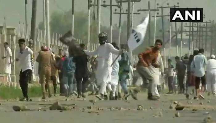 बकरीद पर अनंतनाग में पत्थरबाजी, ISIS के झंडों के साथ लगाए जा रहे पाकिस्तान जिंदाबाद के नारे बकरीद पर अनंतनाग में पत्थरबाजी, ISIS के झंडों के साथ लगाए जा रहे पाकिस्तान जिंदाबाद के नारे