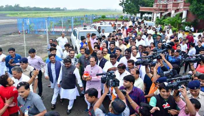वाजपेयी का अस्थि कलश भोपाल लाया गया, प्रदेश की 10 प्रमुख नदियों में किया जाएगा विसर्जित वाजपेयी का अस्थि कलश भोपाल लाया गया, प्रदेश की 10 प्रमुख नदियों में किया जाएगा विसर्जित