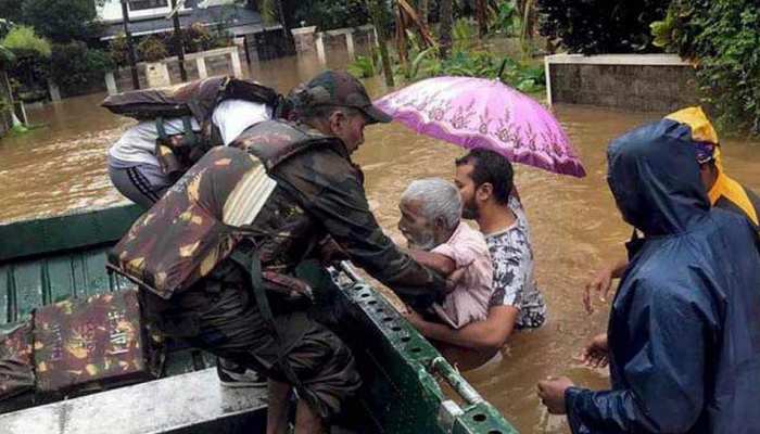 केरल बाढ़: नेवी का बचाव अभियान समाप्त, सरकार 26 अगस्त को करेगी स्वागत समारोह केरल बाढ़: नेवी का बचाव अभियान समाप्त, सरकार 26 अगस्त को करेगी स्वागत समारोह