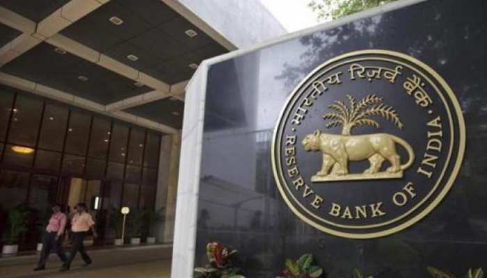 केरल बाढ़ : Grade-B अधिकारियों के लिए फिर से परीक्षा आयोजित करेगा RBI केरल बाढ़ : Grade-B अधिकारियों के लिए फिर से परीक्षा आयोजित करेगा RBI