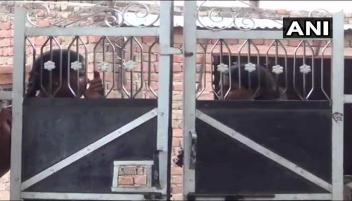 बाड़मेर: फेसबुक पर कहासुनी के चलते दर्ज हुआ SC-ST का मुकदमा, जबाव में हुक्का-पानी बंद बाड़मेर: फेसबुक पर कहासुनी के चलते दर्ज हुआ SC-ST का मुकदमा, जबाव में हुक्का-पानी बंद