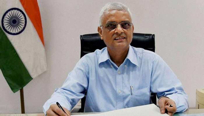 चुनाव आयोग VVPAT के 100 प्रतिशत इस्तेमाल के लिए तैयार: ओपी रावत चुनाव आयोग VVPAT के 100 प्रतिशत इस्तेमाल के लिए तैयार: ओपी रावत