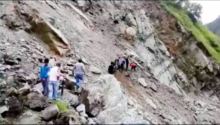उत्तराखंड: धारचूला की व्यास घाटी में पैदल आना-जाना बंद, घर पहुंचने के लिए देने पड़ रहे इतने हजार रुपये उत्तराखंड: धारचूला की व्यास घाटी में पैदल आना-जाना बंद, घर पहुंचने के लिए देने पड़ रहे इतने हजार रुपये