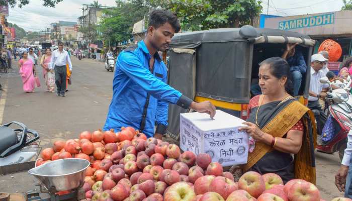 केरल बाढ़ : मुख्यमंत्री राहत कोष में अब तक 539 करोड़ रुपए जमा, अडाणी ग्रुप देगा 50 करोड़ केरल बाढ़ : मुख्यमंत्री राहत कोष में अब तक 539 करोड़ रुपए जमा, अडाणी ग्रुप देगा 50 करोड़