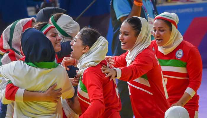 भारतीय कोच नहीं बनीं तो ईरानी महिलाओं को ट्रेनिंग दी, भारत को गोल्ड से किया दूर भारतीय कोच नहीं बनीं तो ईरानी महिलाओं को ट्रेनिंग दी, भारत को गोल्ड से किया दूर