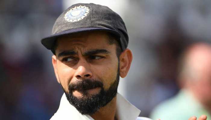 कप्तान विराट कोहली को पुकार रहा था नन्हा फैन, फिर कुछ यूं पूरी हुई फरमाइश कप्तान विराट कोहली को पुकार रहा था नन्हा फैन, फिर कुछ यूं पूरी हुई फरमाइश