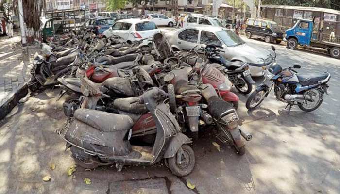 दिल्ली में इतनी साल पुरानी गाड़ियां बन जाएंगी कबाड़, सरकार ने जारी की गाइडलाइन दिल्ली में इतनी साल पुरानी गाड़ियां बन जाएंगी कबाड़, सरकार ने जारी की गाइडलाइन
