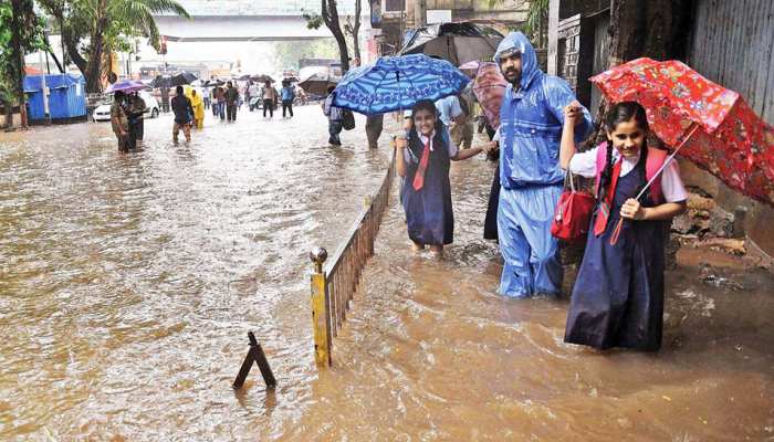 महाराष्ट्र पर केरल के बाढ़ जैसी तबाही का खतरा, जानें क्या हैं कारण महाराष्ट्र पर केरल के बाढ़ जैसी तबाही का खतरा, जानें क्या हैं कारण
