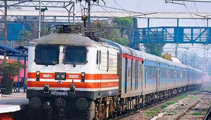 रेलवे की इस घोषणा से उत्तराखंड के लोगों को राहत, आसान होगा काठगोदाम से देहरादून जाना रेलवे की इस घोषणा से उत्तराखंड के लोगों को राहत, आसान होगा काठगोदाम से देहरादून जाना