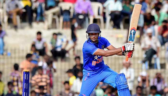 INDvsENG: मयंक अग्रवाल को टीम इंडिया में नहीं चुना तो फैंस ने यूं जताई नाराजगी INDvsENG: मयंक अग्रवाल को टीम इंडिया में नहीं चुना तो फैंस ने यूं जताई नाराजगी