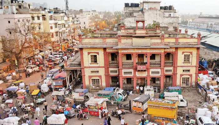 चांदनी चौक की सड़को पर अब नहीं दिखेंगी कारें, सिर्फ इनको होगी इजाजत चांदनी चौक की सड़को पर अब नहीं दिखेंगी कारें, सिर्फ इनको होगी इजाजत
