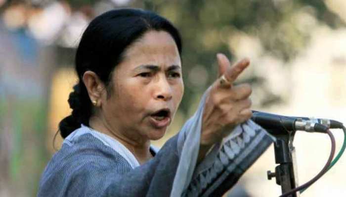 ममता बनर्जी ने BJP पर लगाया अटल जी के अपमान का आरोप, अस्थि कलश यात्रा को बताया हथकंडा ममता बनर्जी ने BJP पर लगाया अटल जी के अपमान का आरोप, अस्थि कलश यात्रा को बताया हथकंडा