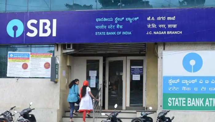 SBI ग्राहकों के लिए बड़ी खबर, बैंक ने बदले 1300 ब्रांच के IFSC कोड, आप भी ऐसे करें चेक SBI ग्राहकों के लिए बड़ी खबर, बैंक ने बदले 1300 ब्रांच के IFSC कोड, आप भी ऐसे करें चेक