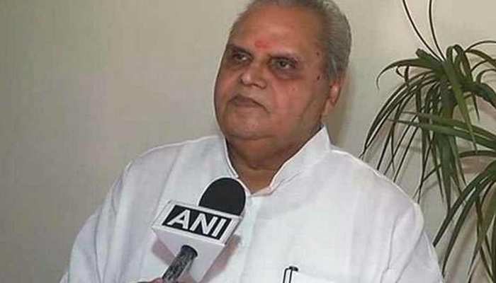 जम्मू-कश्मीर के नए राज्यपाल सत्यपाल मलिक बोले, 'मुझे दो घंटे पहले ही मिली नियुक्ति की सूचना' जम्मू-कश्मीर के नए राज्यपाल सत्यपाल मलिक बोले, 'मुझे दो घंटे पहले ही मिली नियुक्ति की सूचना'