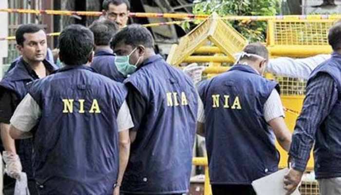 NIA ने सेंट्रल जेल श्रीनगर के एक अधिकारी को धर दबोचा, पुलिस अॉफिसर रहते रचता था ऐसी साजिश NIA ने सेंट्रल जेल श्रीनगर के एक अधिकारी को धर दबोचा, पुलिस अॉफिसर रहते रचता था ऐसी साजिश
