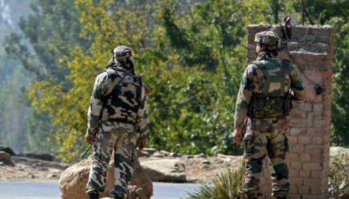 जम्मू-कश्मीर : शोपियां में आतंकियों की फायरिंग में 4 पुलिसकर्मी शहीद जम्मू-कश्मीर : शोपियां में आतंकियों की फायरिंग में 4 पुलिसकर्मी शहीद