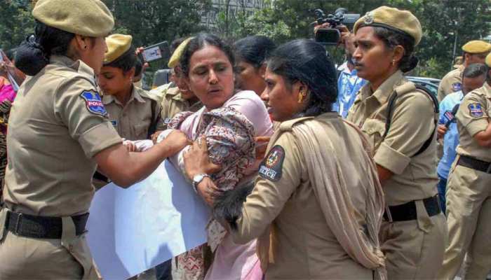 महाराष्ट्र पुलिस का दावा-गिरफ्तार लोगों के अलगाववादियों से संबंध, प्रतिबंधित संगठनों से मिलता था पैसा महाराष्ट्र पुलिस का दावा-गिरफ्तार लोगों के अलगाववादियों से संबंध, प्रतिबंधित संगठनों से मिलता था पैसा