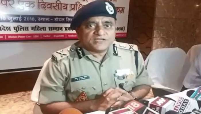 यूपी: ट्विटर पर वायरल हो रही भ्रामक तस्वीर, डीजीपी ने दिया आदेश, FIR दर्ज यूपी: ट्विटर पर वायरल हो रही भ्रामक तस्वीर, डीजीपी ने दिया आदेश, FIR दर्ज