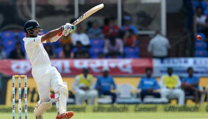 ENGvsIND 4th Test 2nd Day: पुजारा और पेसर्स की बैटिंग से मैच में लौटा भारत, इंग्लैंड पर 27 रन की बढ़त ली ENGvsIND 4th Test 2nd Day: पुजारा और पेसर्स की बैटिंग से मैच में लौटा भारत, इंग्लैंड पर 27 रन की बढ़त ली