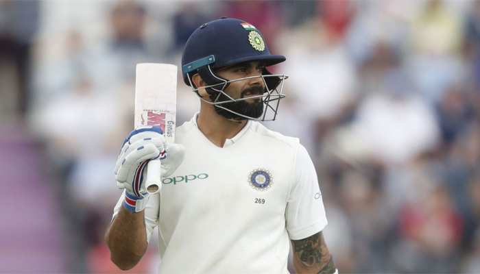 VIDEO: विराट कोहली ने टेस्ट में पूरे किए 6000 रन, सचिन-द्रविड़ को छोड़ा पीछे VIDEO: विराट कोहली ने टेस्ट में पूरे किए 6000 रन, सचिन-द्रविड़ को छोड़ा पीछे