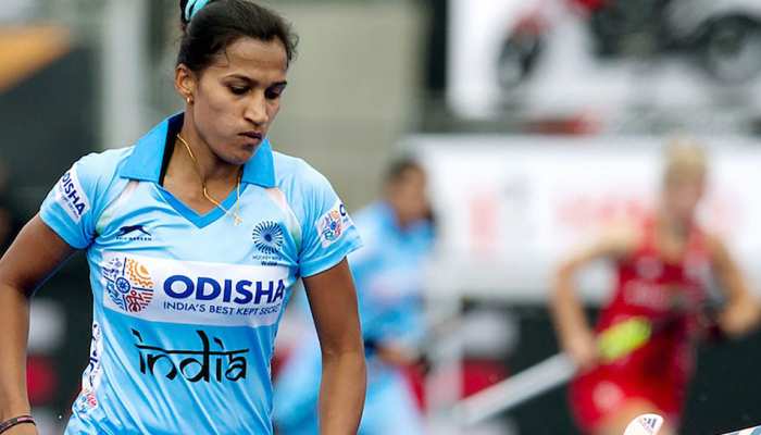 Asian Games 2018 : समापन समारोह में हॉकी टीम की कप्तान रानी रामपाल होंगी भारत की ध्वजवाहक Asian Games 2018 : समापन समारोह में हॉकी टीम की कप्तान रानी रामपाल होंगी भारत की ध्वजवाहक
